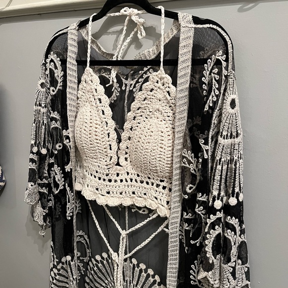 Handmade cream crochet swimming top or crop top - Picture 2 of 6